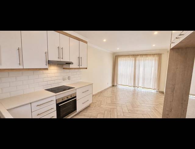 2 BEDROOM TOWNHOUSE FOR SALE IN KOSMOSDAL